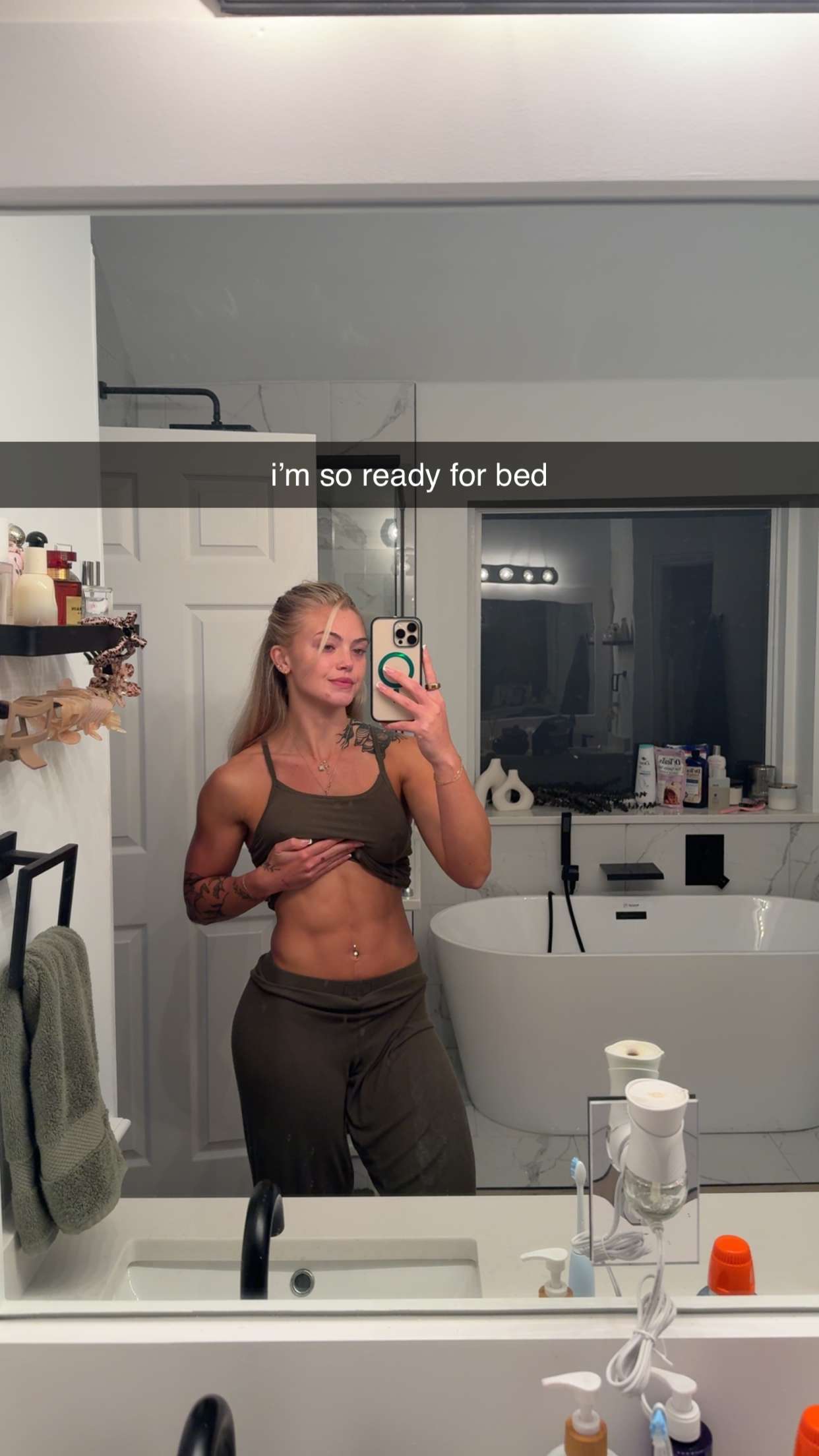 abigailwhhitee snapchat image archive image