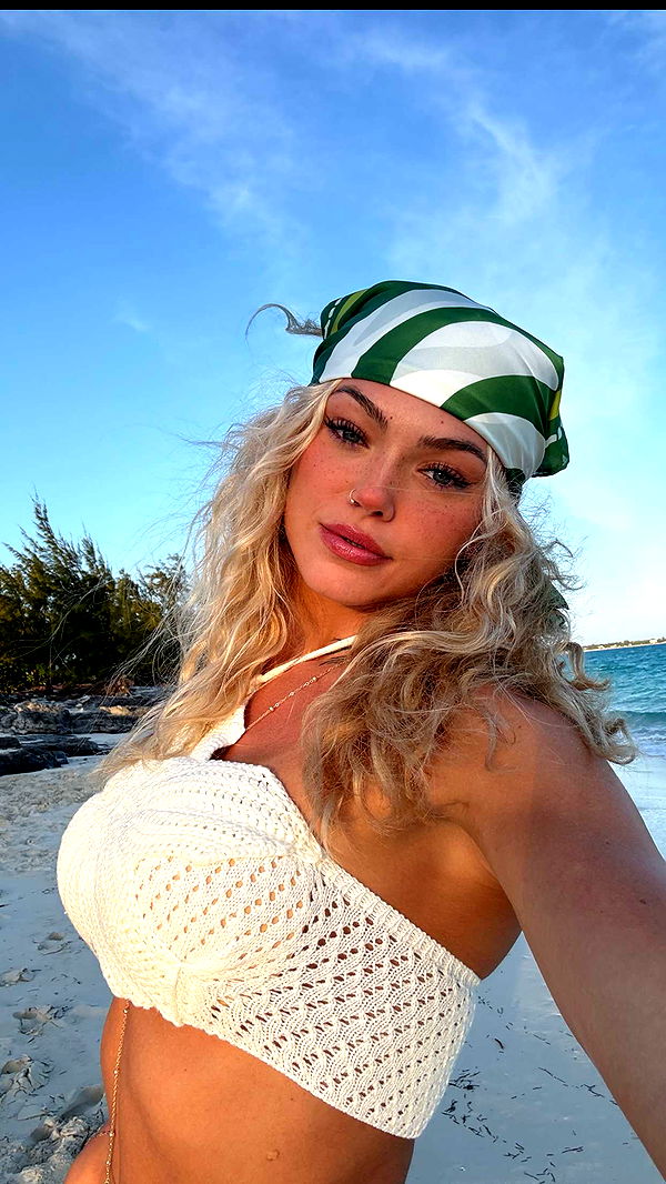 abigailwhhitee image ~ Altpins