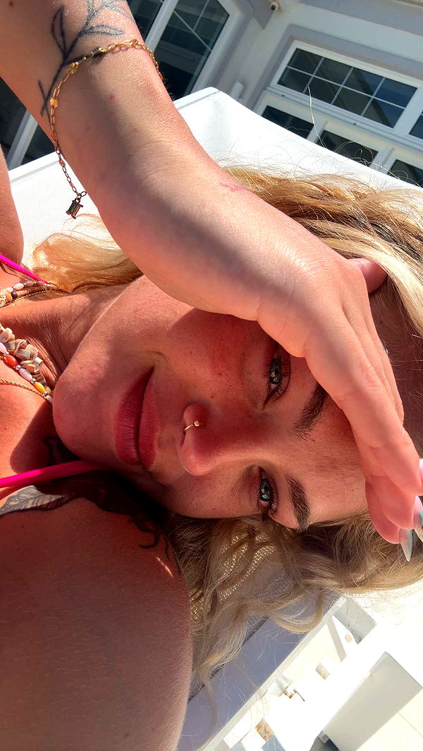 abigailwhhitee image ~ Altpins