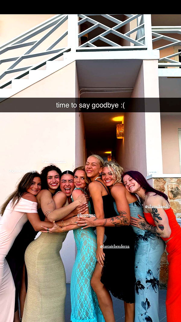 abigailwhhitee image ~ Altpins