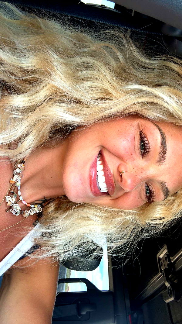 abigailwhhitee image ~ Altpins