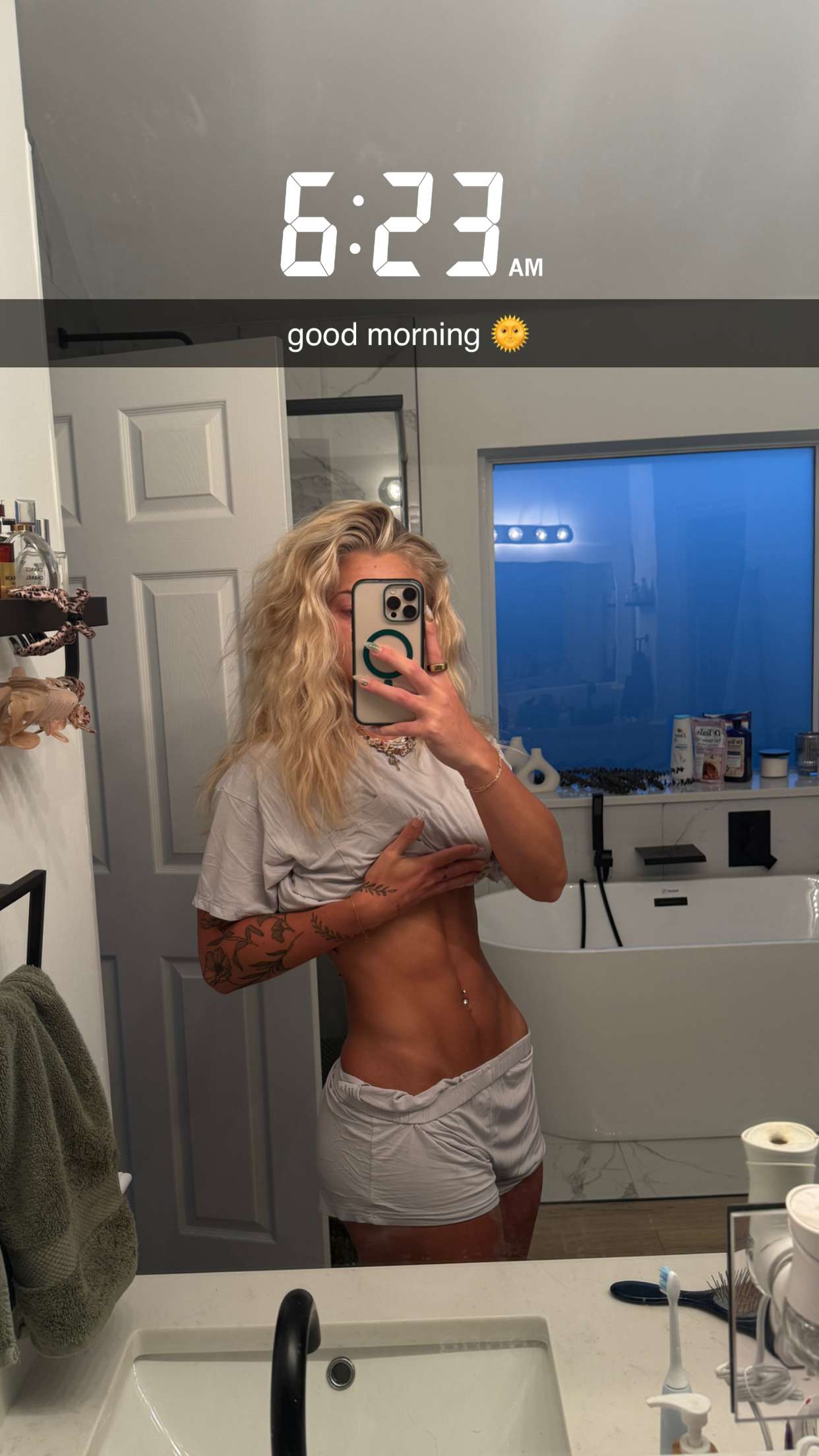 abigailwhhitee snapchat image archive image
