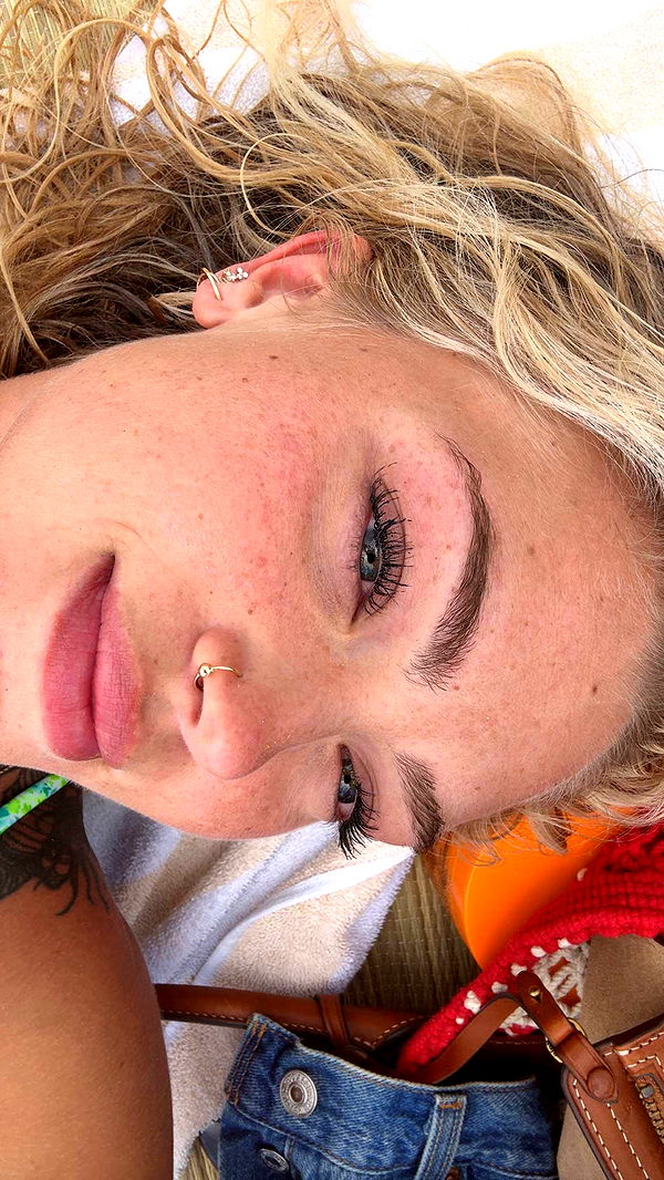 abigailwhhitee image ~ Altpins