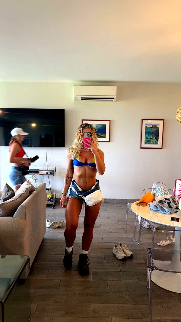 abigailwhhitee image ~ Altpins