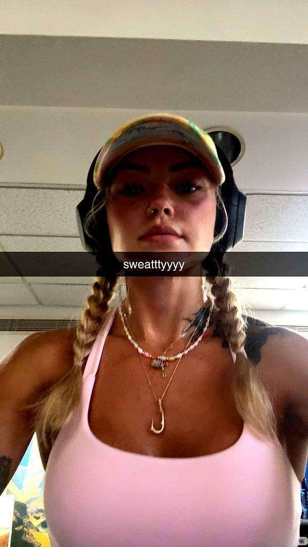 abigailwhhitee image ~ Altpins