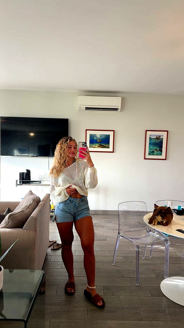 abigailwhhitee image ~ Altpins