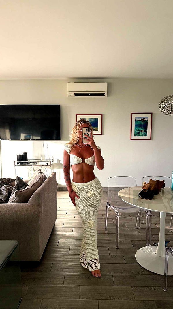 abigailwhhitee image ~ Altpins