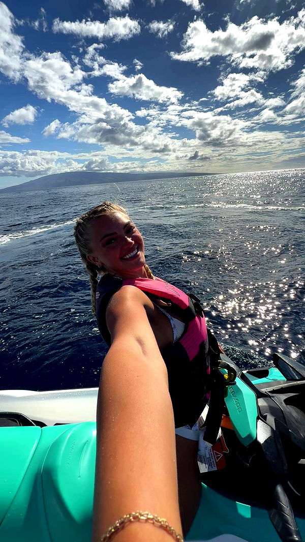 abigailwhhitee image ~ Altpins