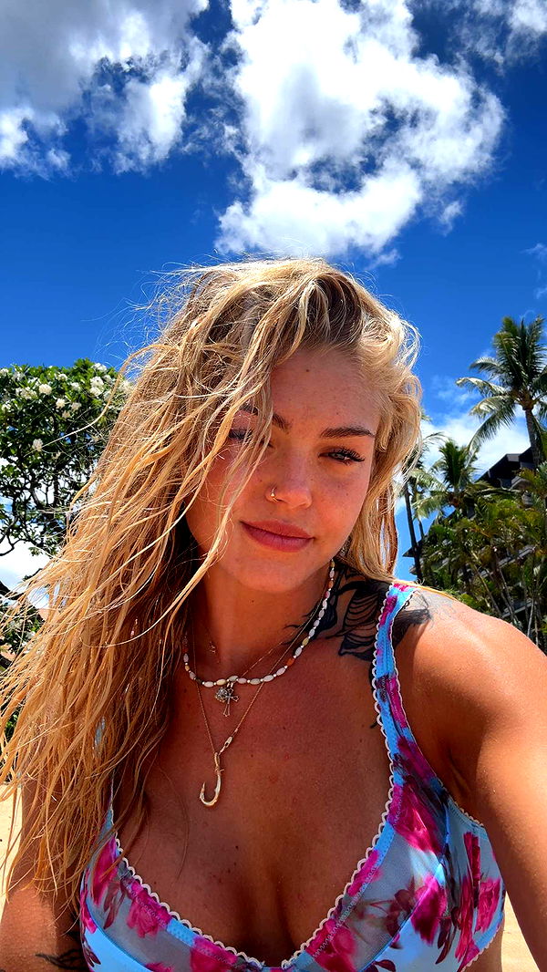 abigailwhhitee image ~ Altpins