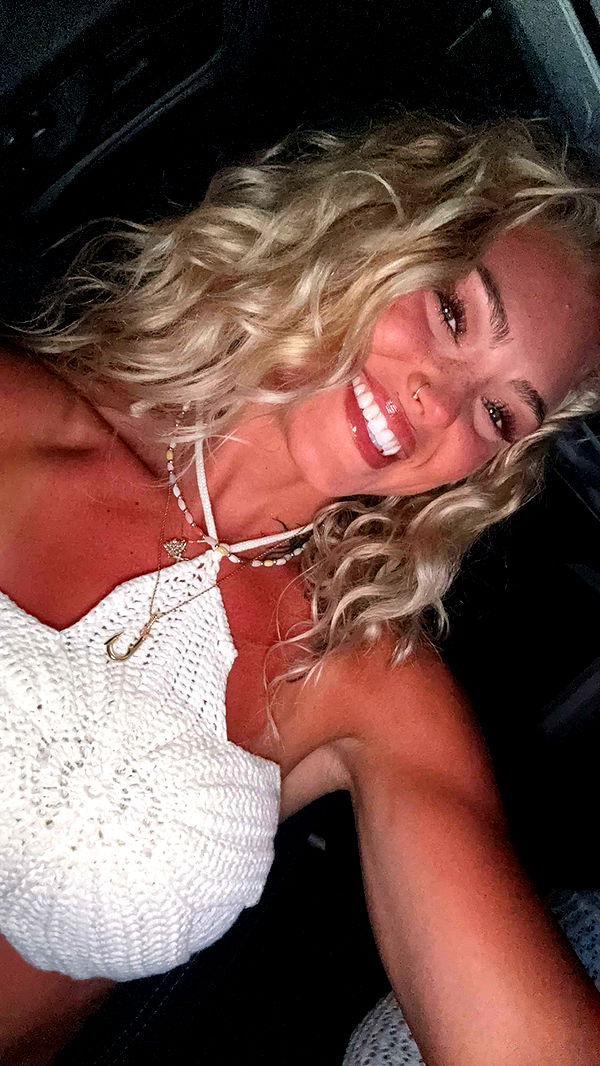 abigailwhhitee image ~ Altpins