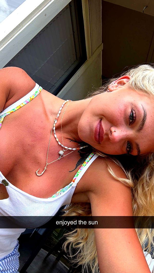 abigailwhhitee image ~ Altpins