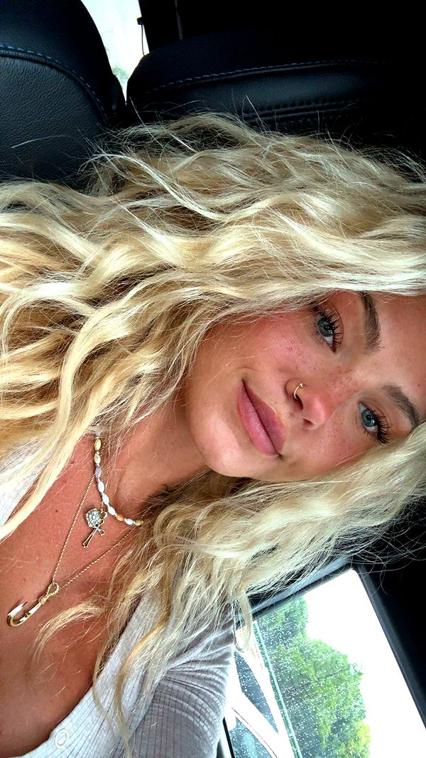 abigailwhhitee image ~ Altpins