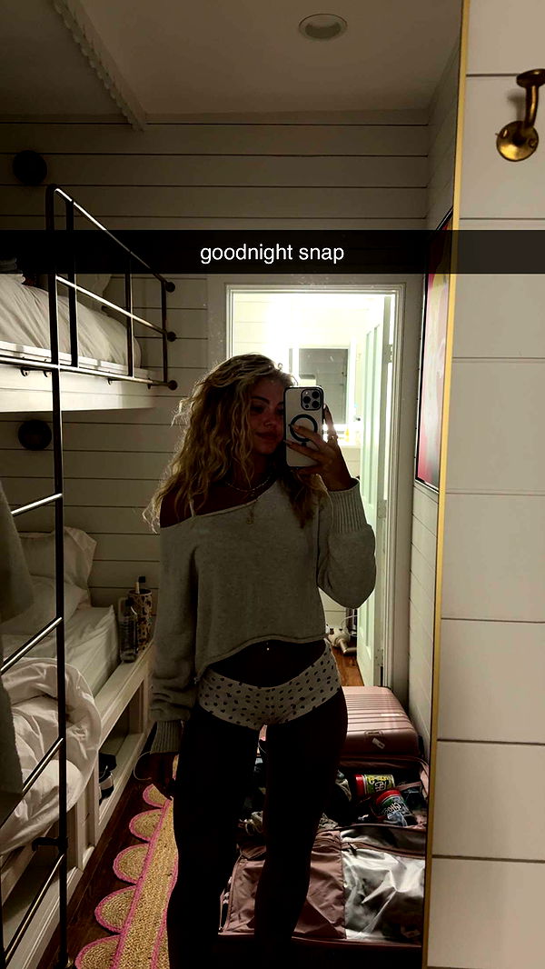 abigailwhhitee image ~ Altpins