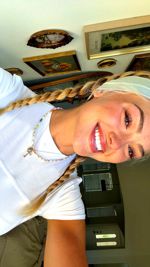 abigailwhhitee image ~ Altpins