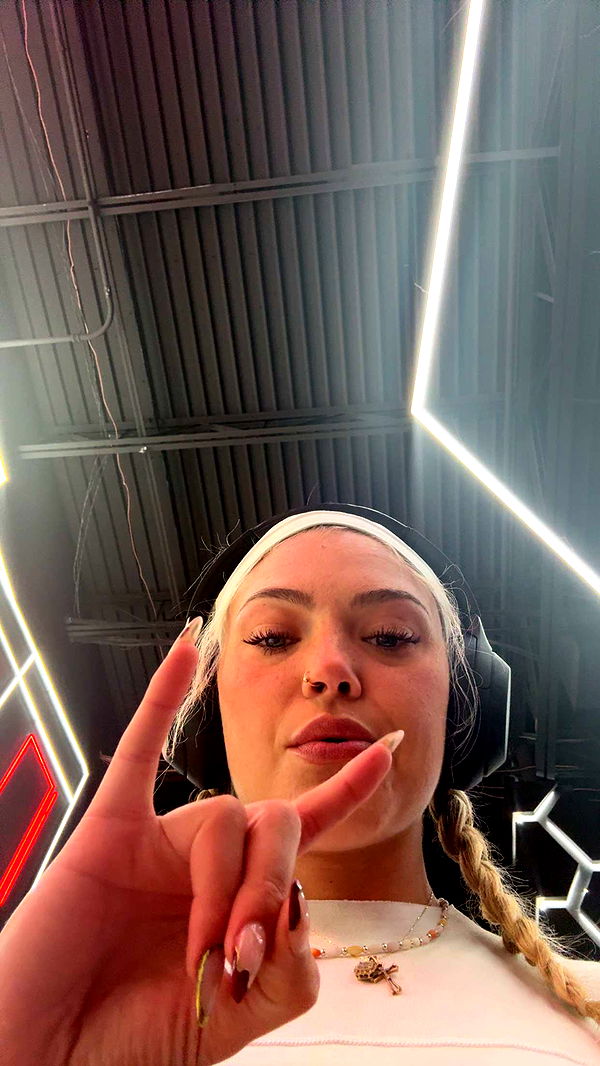 abigailwhhitee image ~ Altpins