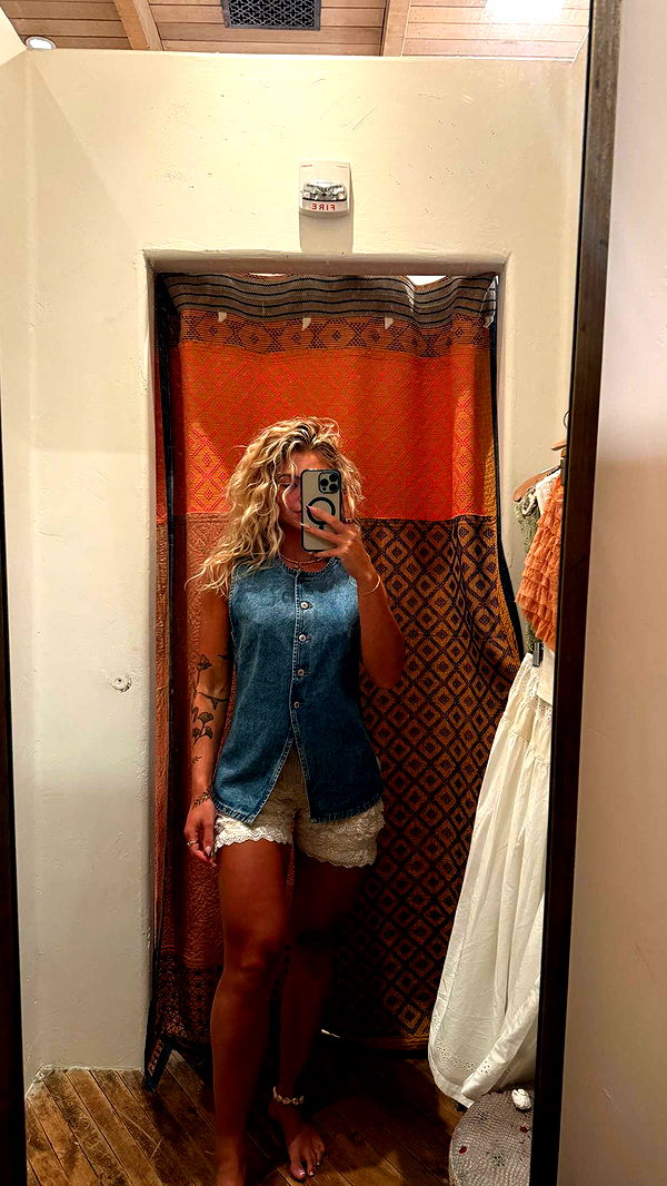 abigailwhhitee image ~ Altpins