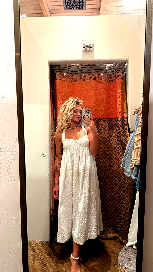 abigailwhhitee image ~ Altpins