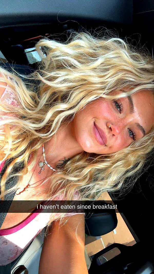 abigailwhhitee image ~ Altpins