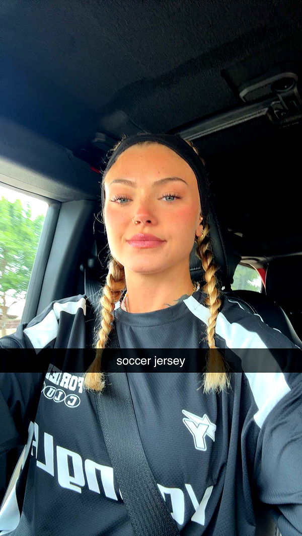 abigailwhhitee image ~ Altpins