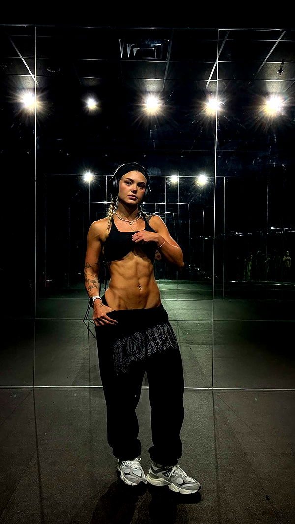 abigailwhhitee image ~ Altpins