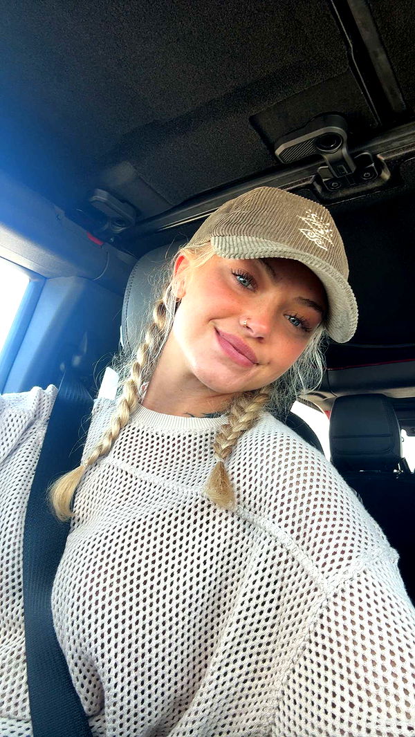 abigailwhhitee image ~ Altpins