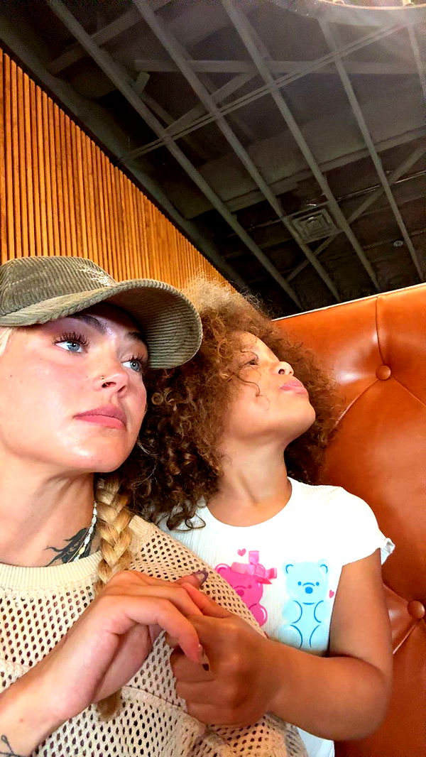 abigailwhhitee image ~ Altpins