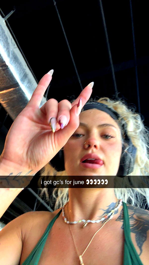 abigailwhhitee image ~ Altpins