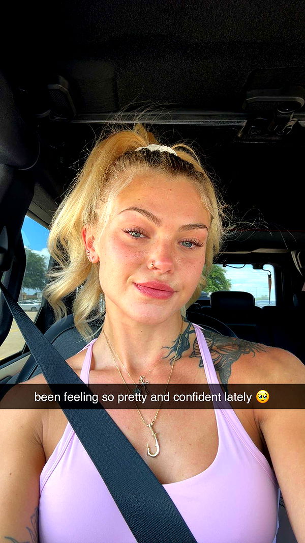 abigailwhhitee image ~ Altpins