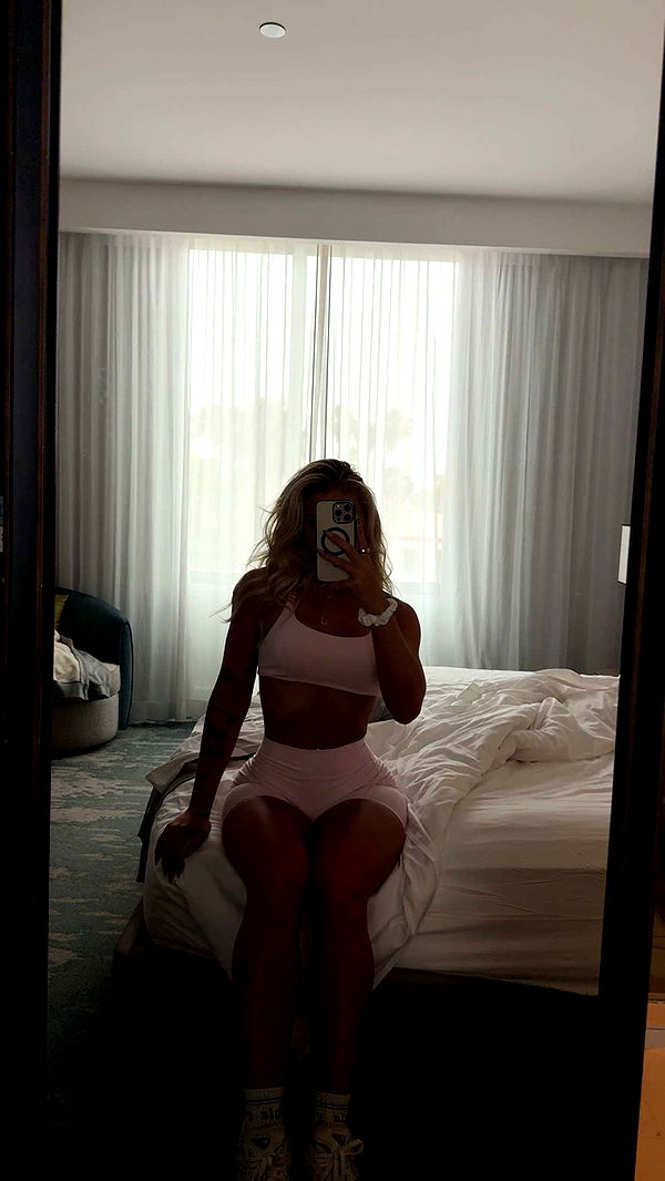 abigailwhhitee image ~ Altpins