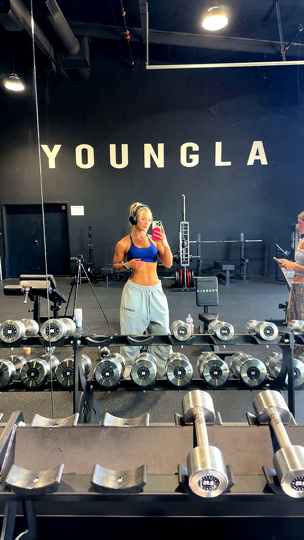 abigailwhhitee image ~ Altpins