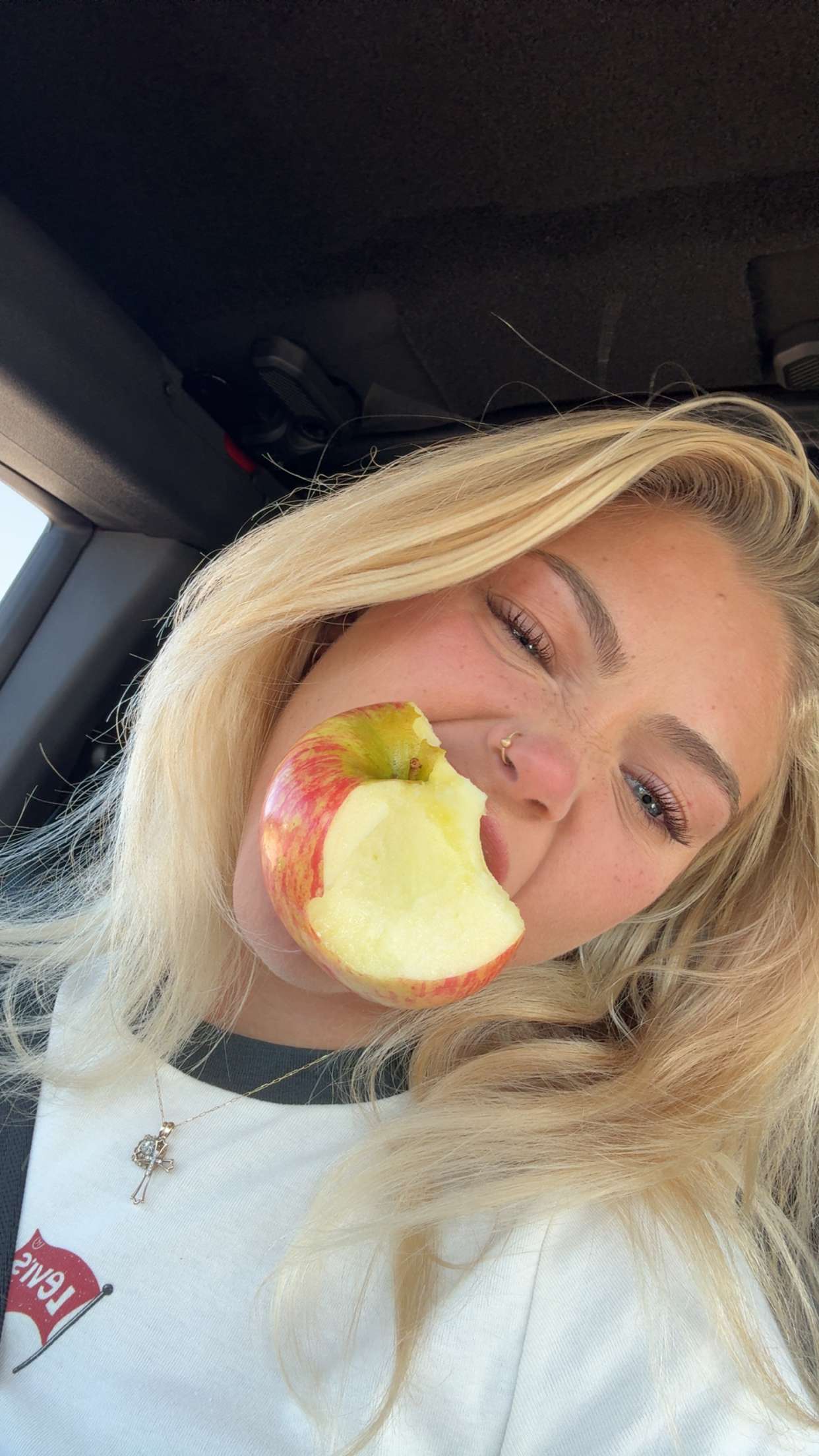 abigailwhhitee snapchat image archive image