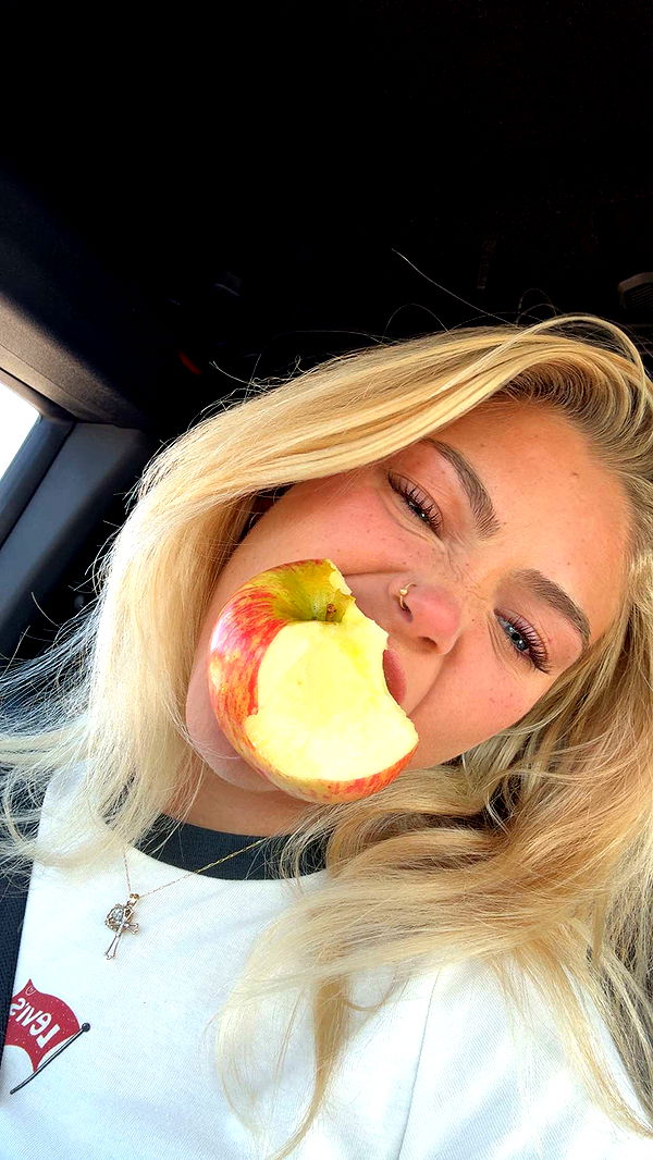 abigailwhhitee image ~ Altpins