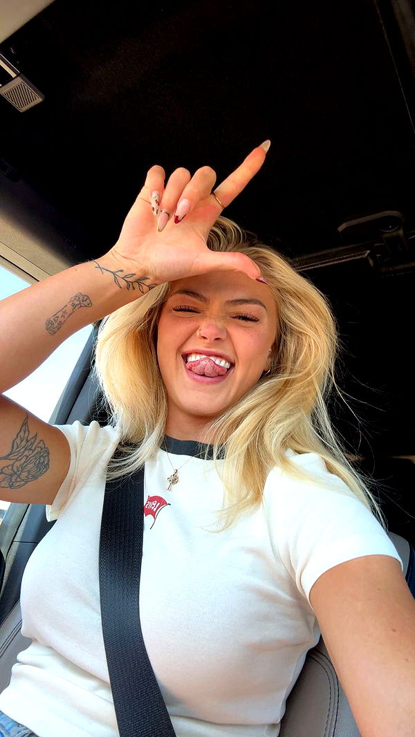 abigailwhhitee image ~ Altpins