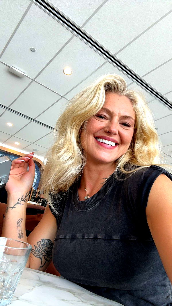 abigailwhhitee image ~ Altpins