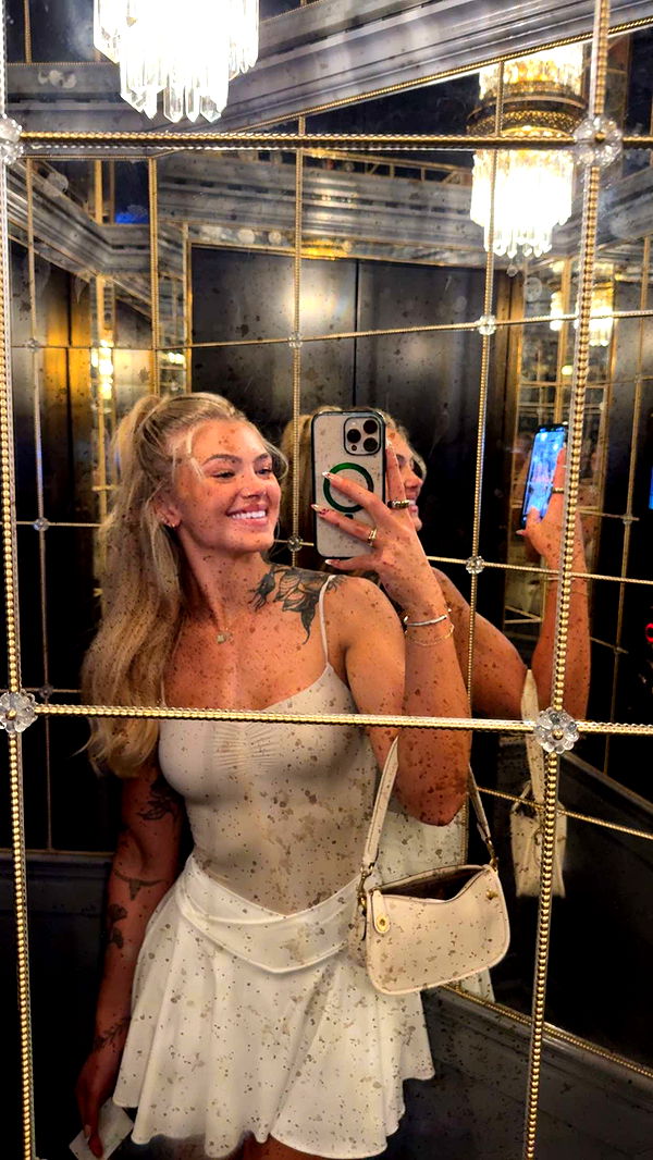 abigailwhhitee image ~ Altpins