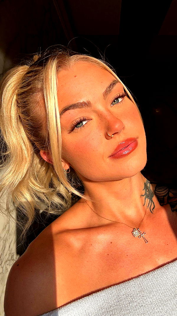 abigailwhhitee image ~ Altpins