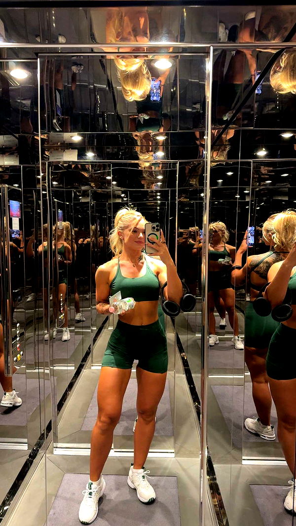 abigailwhhitee image ~ Altpins