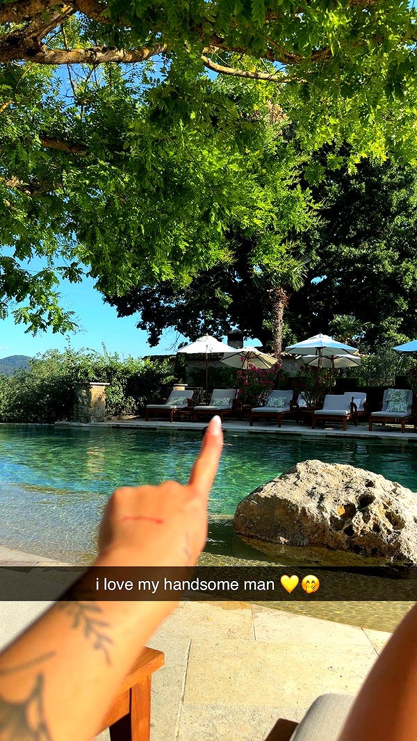 abigailwhhitee image ~ Altpins