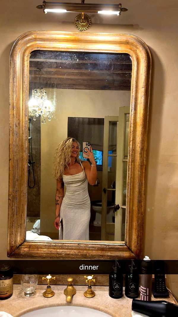 abigailwhhitee image ~ Altpins