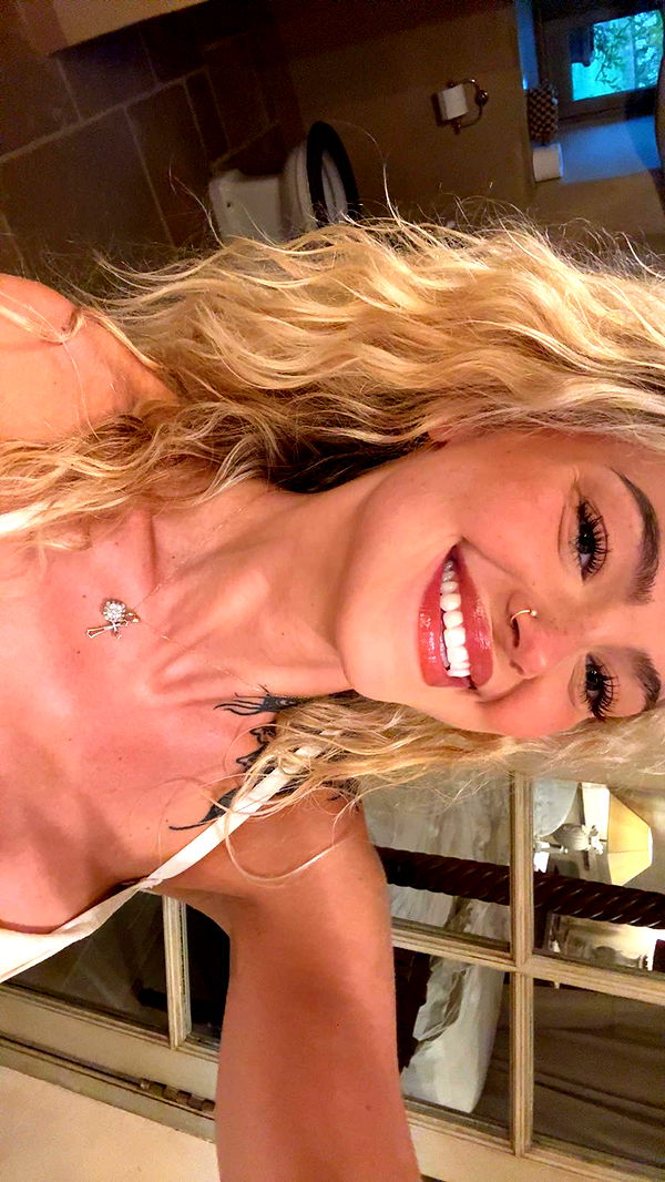 abigailwhhitee image ~ Altpins