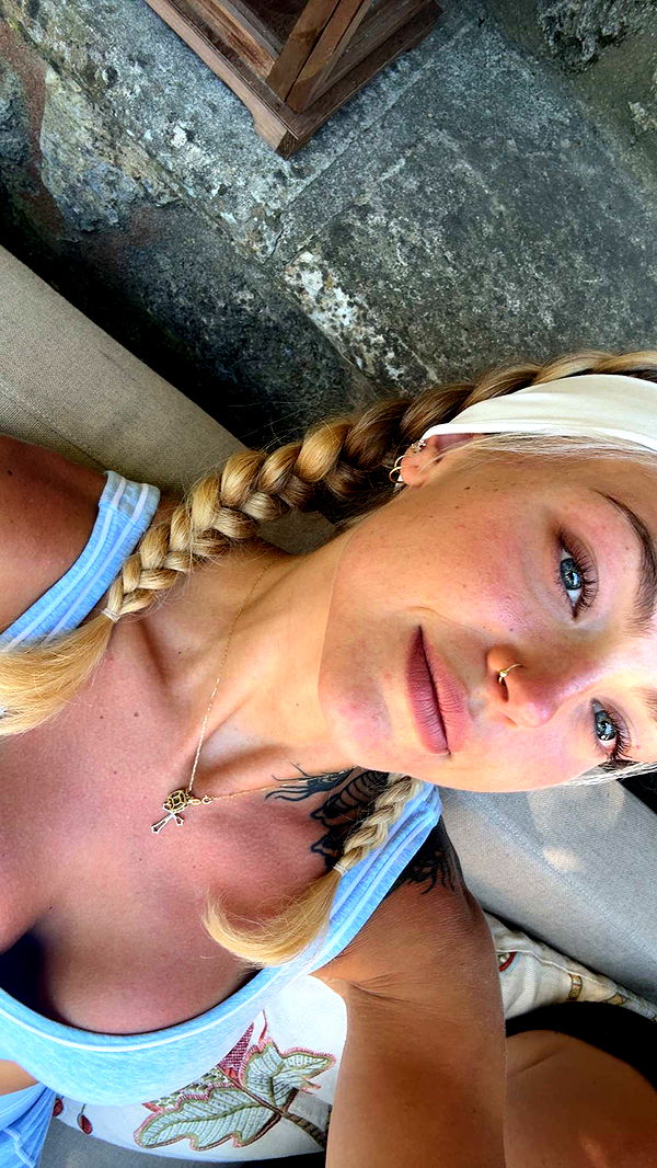 abigailwhhitee image ~ Altpins