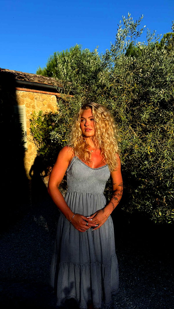 abigailwhhitee image ~ Altpins