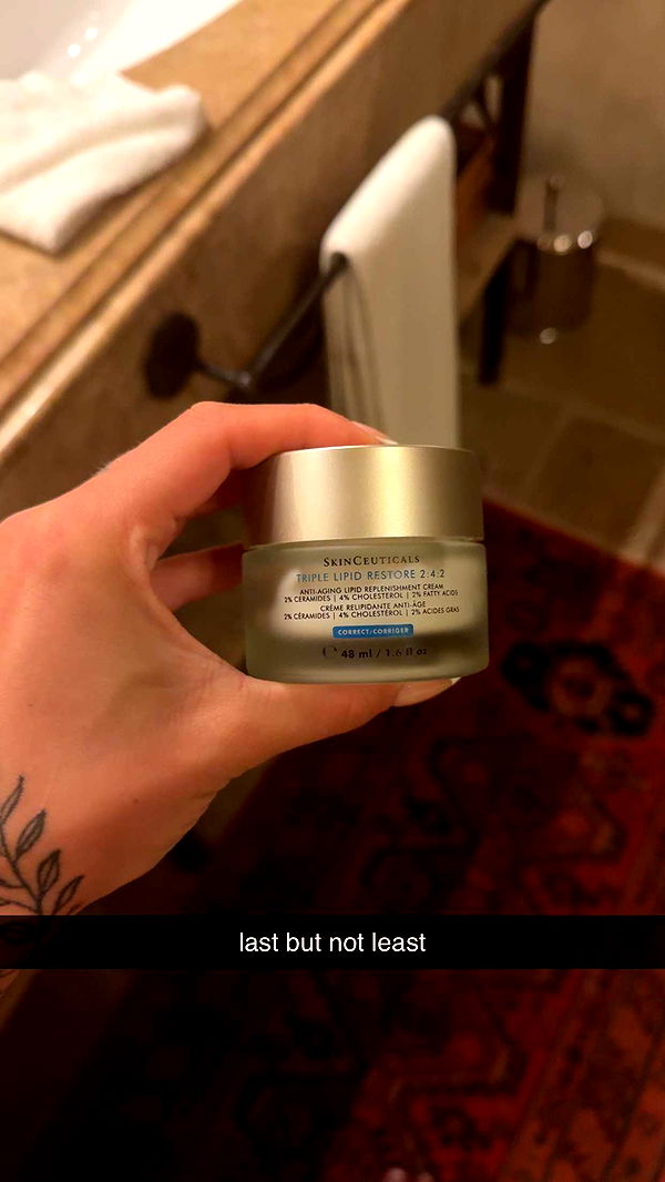 abigailwhhitee image ~ Altpins