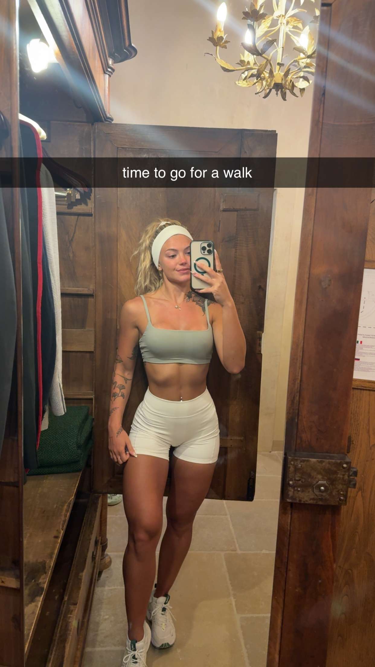 abigailwhhitee snapchat image archive image