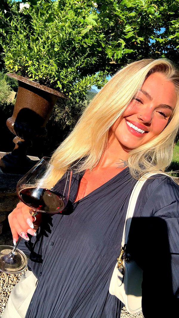 abigailwhhitee image ~ Altpins