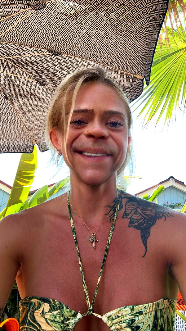 abigailwhhitee image ~ Altpins