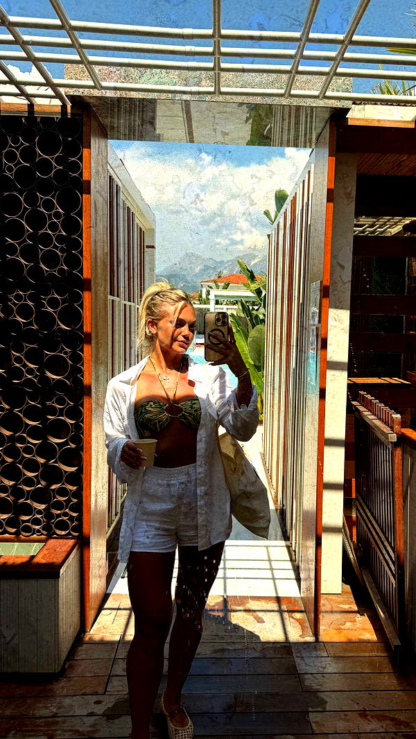 abigailwhhitee image ~ Altpins