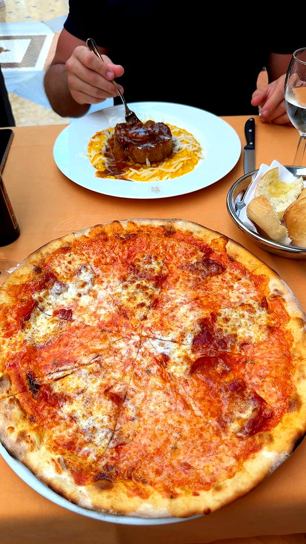 abigailwhhitee image ~ Altpins