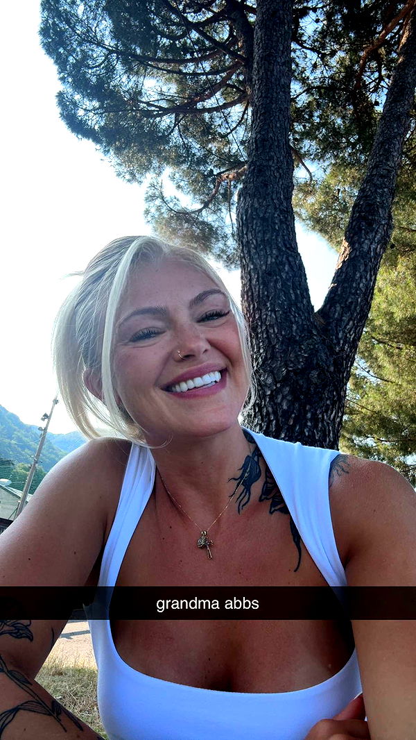 abigailwhhitee image ~ Altpins