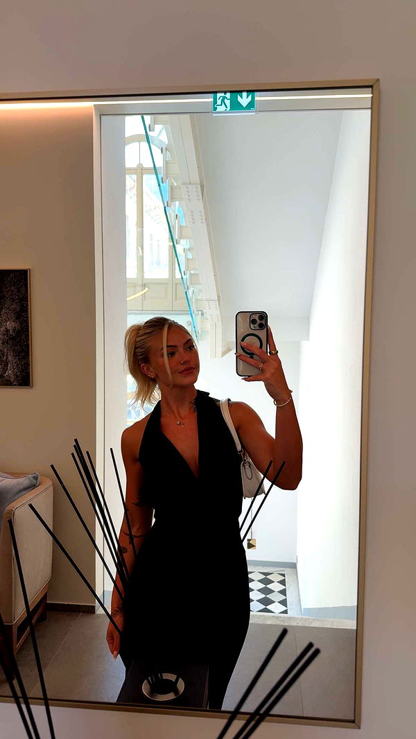 abigailwhhitee image ~ Altpins